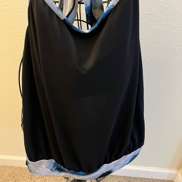 🎉Woman’s Nike open back work out top size XL🎉 - Picture 2 of 5